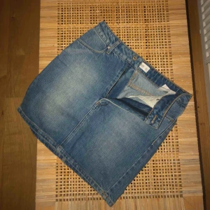  - Kjol från Mango helt ny