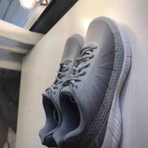  - Helt oanvända/ nya Endast testade  Små i stl  