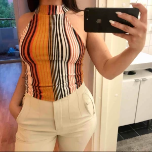  - Linne med hög hals, köpt på Zara, aldrig använd🌸