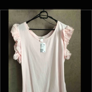  - Volang Linna från hm ny med lapp liten i strl e som M