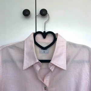  - En fin Rosa/vit Skjorta från Boomerang. Köparen betalar frakt