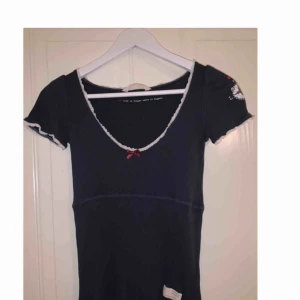  - Mörkblå Odd Molly T-shirt i storlek 0.