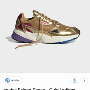  - Supersnygga och bekväma sneakers från Adidas, storlek 40. Endast använda en gång!