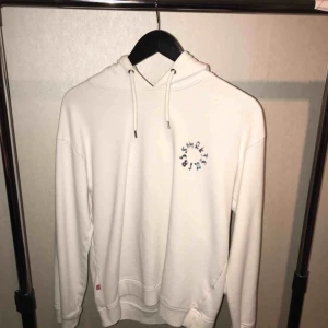  - Fin men använd, liten fläck men syns knappt 