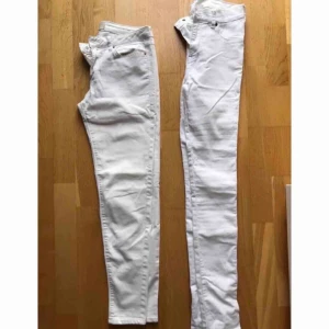  - Vänster byxor i storlek 38. Fint skick.  Höger byxor sålda.