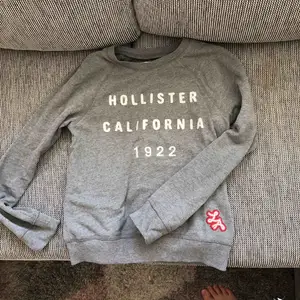 Äkta Hollister tröja i väldigt fint skick.