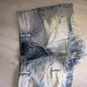  - Super fina shorts +frakt