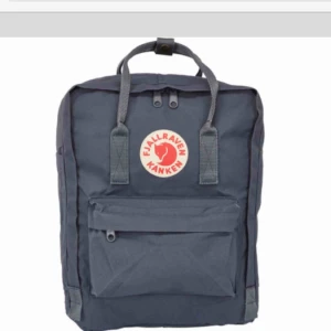  - Väskan rymmer 16 liter och är använd men väldigt sparsamt. Kan skicka bilder vid intresse