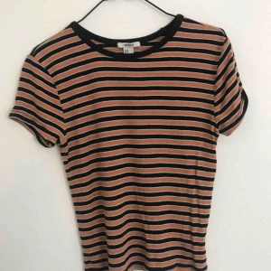  - Använt plagget ganska många gånger men är i okej skick. Plagget passar en som har S.💗