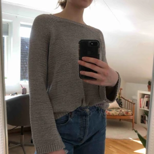  - Stickad långärmad tröja! Bra skick, kostar 70kr (fri frakt!!)💓