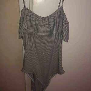  - Body från topshop strl 40