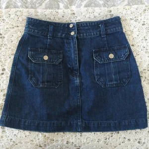  - FRI FRAKT. Skitsnygg men för liten för mig. Står W26 men skulle snarare tippa på W25. 