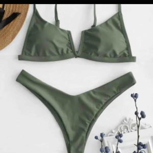  - Helt ny oanvänd bikini från ZAFUL. Säljer då den var för stor för mig. 100kr+ frakt