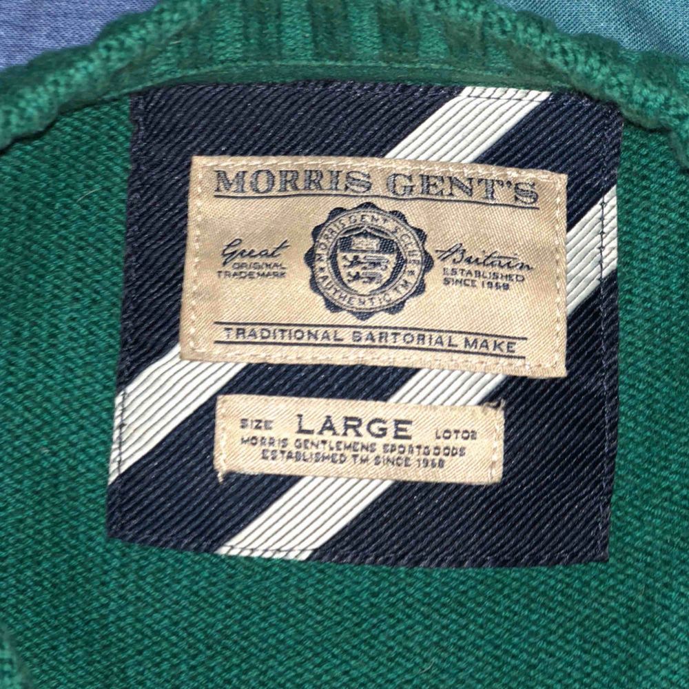 Morris tröja i storlek Large. Nypris 1200kr och jag säljer min för 200kr. Denna tröja är inte använd många månger alls pågrund av fel storlek.. Stickat.