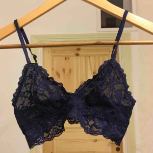  - Mörkblå spetstopp använd någon enstaka gång!