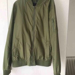  - Bomberjacka från Urban Classic  Frakt inkluderad i priset