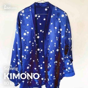  - Superfin skjorta/kimono med blommor!