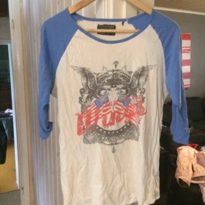  - Tunnare tröja av märket carlings stl S pris 70kr ink frakt 