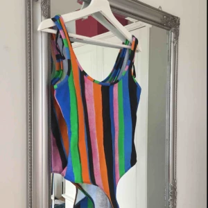  - Oanvänd body från Zara. Frakt tillkommer🌸