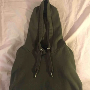  - Supermysig hoodie från Monki i strl S. Som ny!