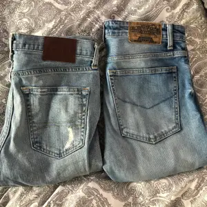 Två par jeans i storlek W31 L34 och W30 L32. Ett par från Crocker och ett par från holister! Knappast använda! Ett par för 100kr! 150 kr för båda! 