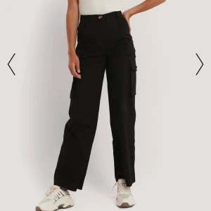 Cargobyxor - Supersnygga cargobyxor som inte kommer till användning längre, köparen står för frakt🧚🏼🧚🏼