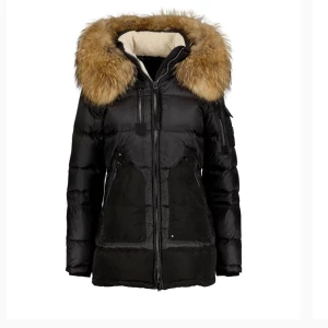 Rock and blue  - Säljer min nya jacka som jag precis köpt har haft på mig den någon timma bara den kändes stor så vill sälja den! Säljer för 5000 eftersom den är helt ny och vill köpa samma jacka men en storlek mindre den här är 34 är det någon som kanske har 32 och vill byta så går det bra 