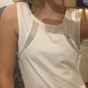 Sportminne från Björn Borg  - Ett helt oanvänt vitt sportlinne från Björn Borg🤍 | Endast testad så lapparna är kvar | säljer då jag tycker det är aningen stort på mig 🙃