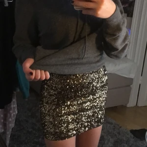 Paljett kjol! - Gullig paljett kjol, använd 1 gång.