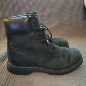 Timberland boots.Size 37 - I am selling them because they are small to me,I used them last year few times in winter.The size is 37 