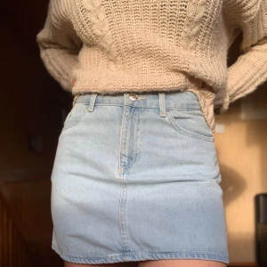 Jeanskjol - Snygg jeanskjol⚡️💙 Frakt 50kr men kan även mötas upp