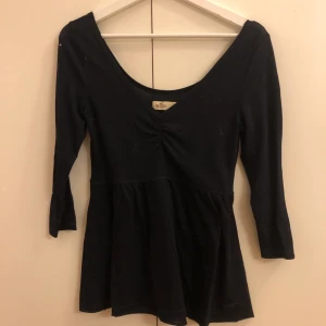 Blus  - Blus frön Hollister 👚 Storlek S. Kunden står för frakten 🖤🖤🖤