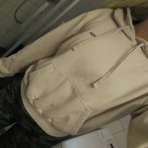 Tröja med luva - Luvtröja från hm