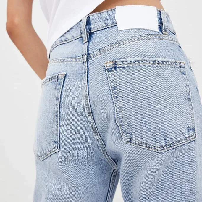 Superfina ljusblå jeans från zara i en rak modell. Sparsamt använda. Storlek 34. 120 + frakt. Jeans & Byxor.
