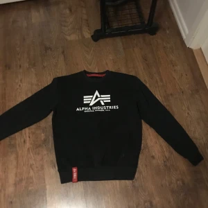 Alpha industries hoodie - Storlek S lite sliten