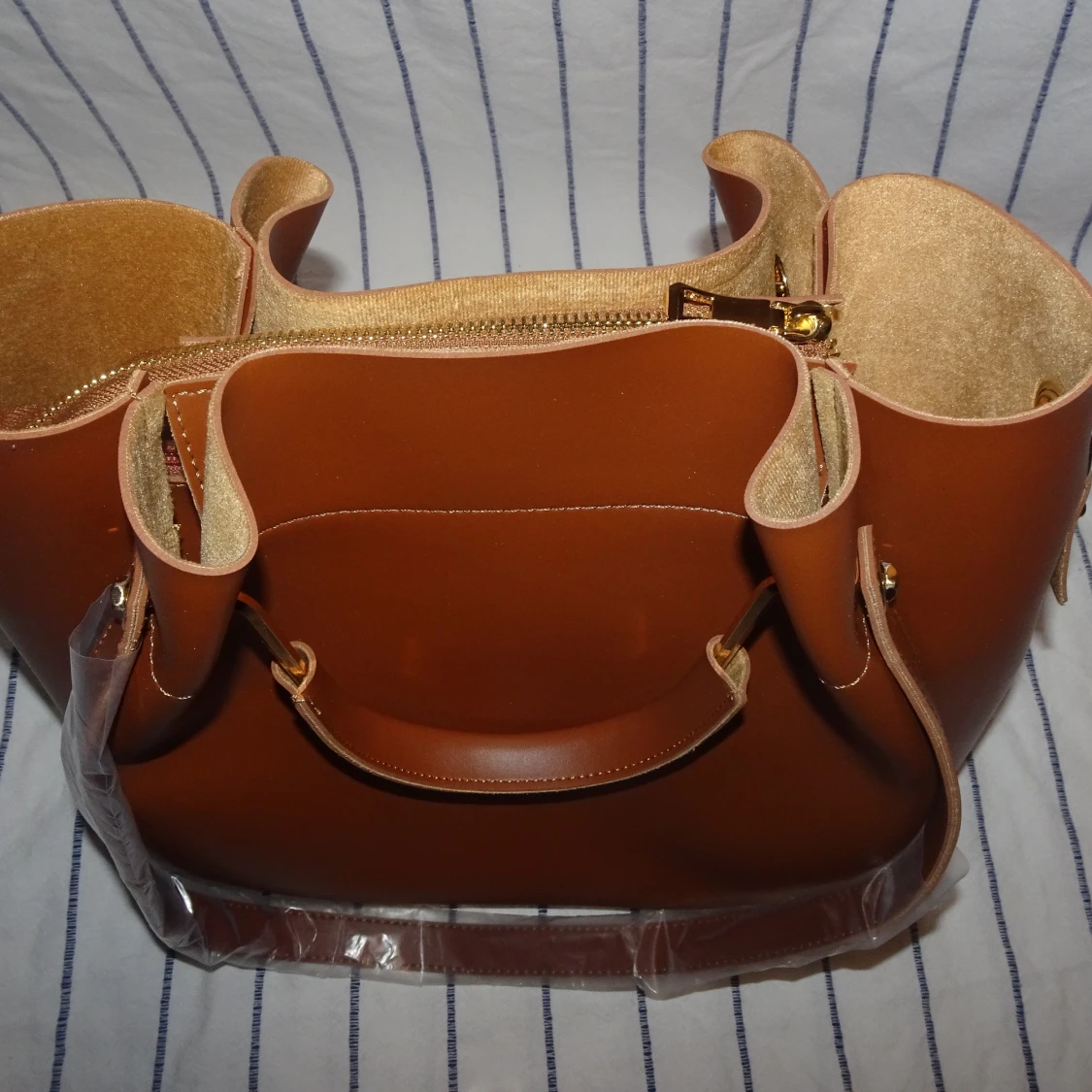Cognacfärgad handväska - 91