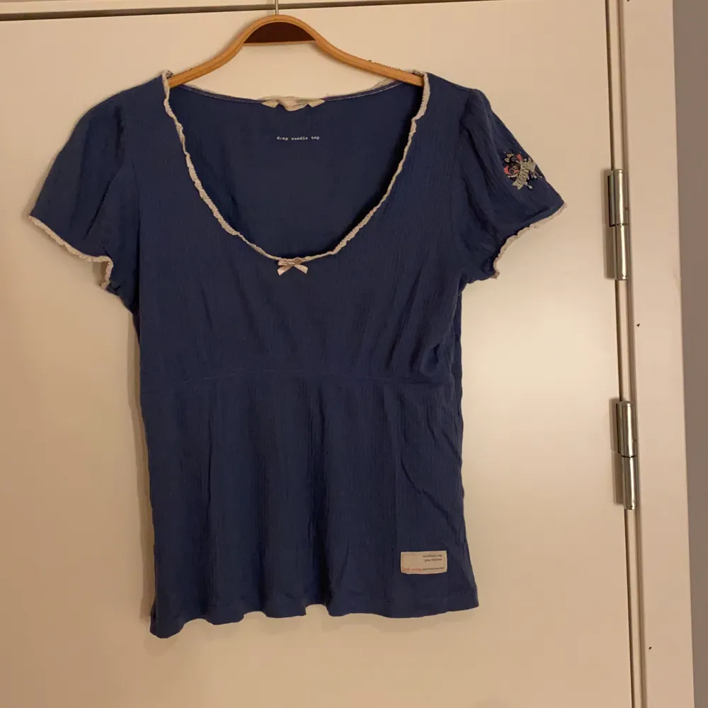 Fin marinblå tröja från odd molly! Fint skick, knappast använd!❤️ 100kr+frakt . Toppar.