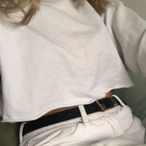 Croppad långärmad  - Från bikbok men har croppad den själv, används ett fåtal gånger 💖