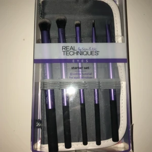  - Sminkborstar för ögonen från Real Techniques!  Säljes pga fick 2 Kan mötas upp i Gävle, annars kostar frakt 20kr! Först till kvarn!!
