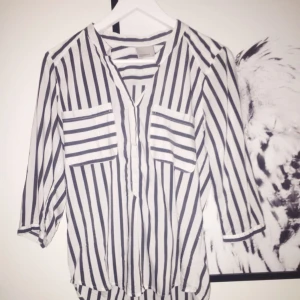  - skjorta från veromoda, aldig använd🌸 passar mig som är i S:)