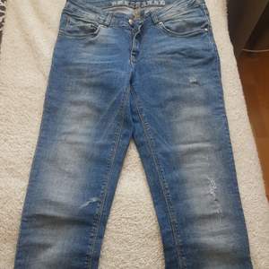 jeans från Bikbok  Finns i Gävle och Uppsala men kan även skickas. Köparen står för frakten. 