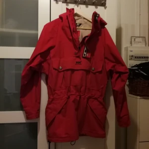  - Anorak från Helly Hansen. I bra skick. 