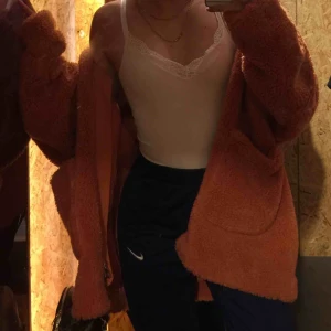  - Orange ullig jacka från weekday Nypris 1000kr