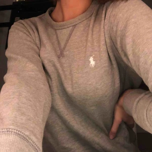  - Svinmysig tröja från polo Ralph Lauren! Köpt i USA och använt ett fåtal gånger! 
