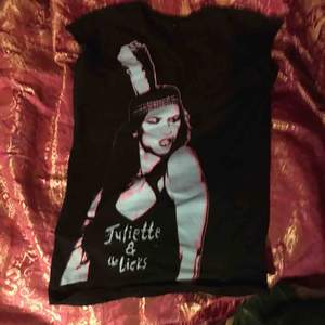 Svinsnygg t- shirt Juliette & the Licks