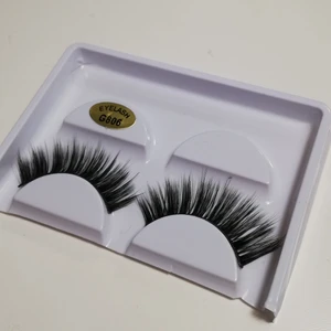 Lösögonfransar  - Självklart oanvända, finns 2 par 🌺