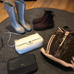  - Supersnygga Svea skor stl 37/ passar även 38  I väldigt fint skick. Bilden blev dålig så dom är i betydligt finare skick i verkligheten 😍 knappt använda. 