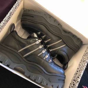  - Hej!  Säljer nu mina helt NYA eytys angel i storlek 43. Köpte de för ett tag sedan men fick aldrig användning för dom.. nypris 3500!!   Köparen står för frakt! :)   //Marcus  