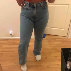  - Båda för 400kr Jag är 163 lång 