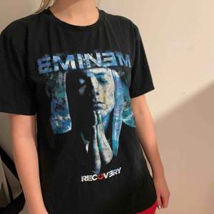 Fet tröja med Eminem